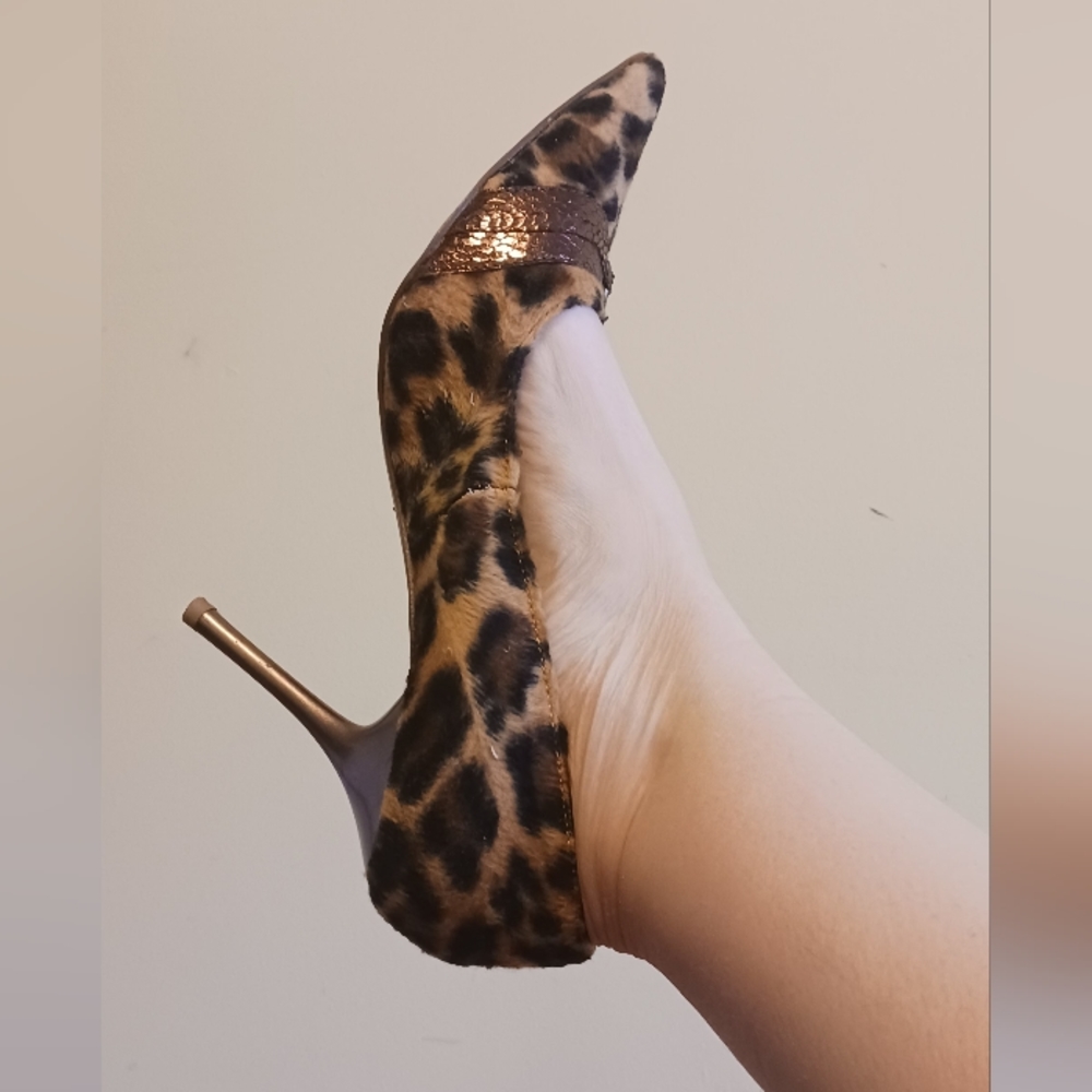 Animal stilleto pump size 8.5